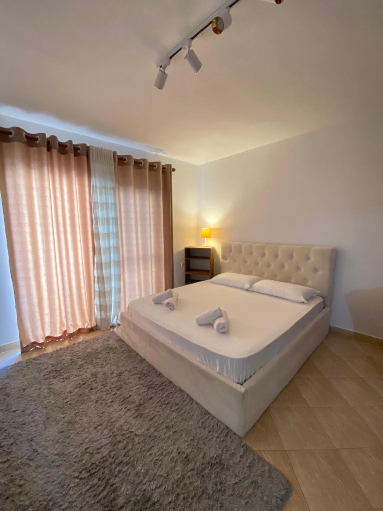 Myslym Shyri Studio 2 Тирана Екстериор снимка